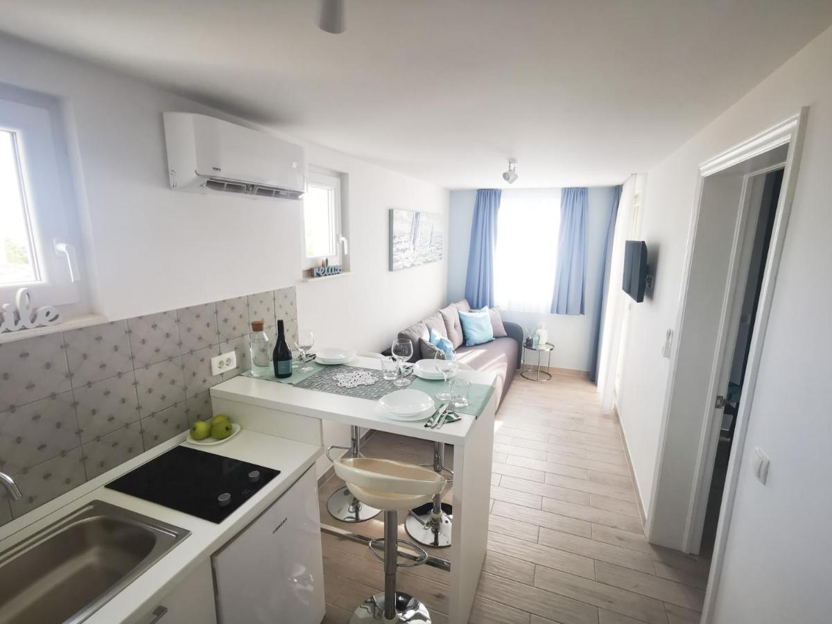 Rita Apartments - Sea-view apartment 2plus1 Tučepi Extérieur photo